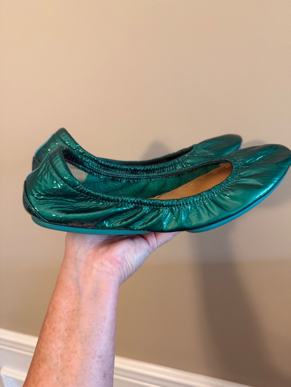 Tieks Emerald Green Metallic Ballet Flats, Size 8. - Picture 10 of 16